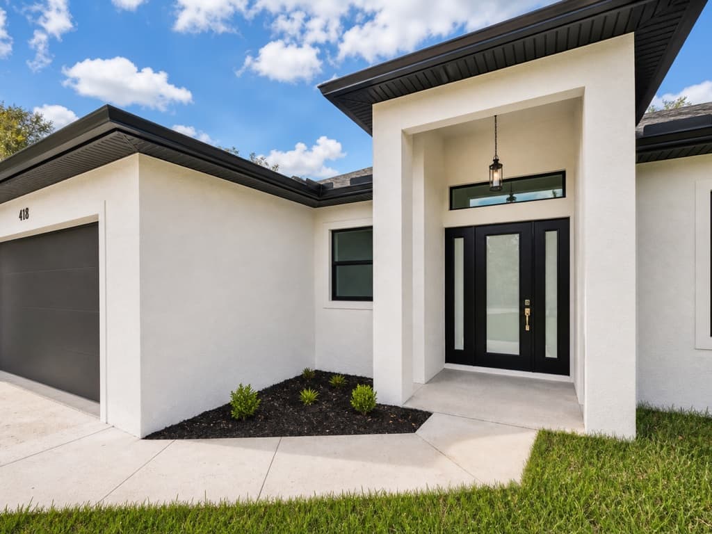 Home entry and addition detail on a Florida residence